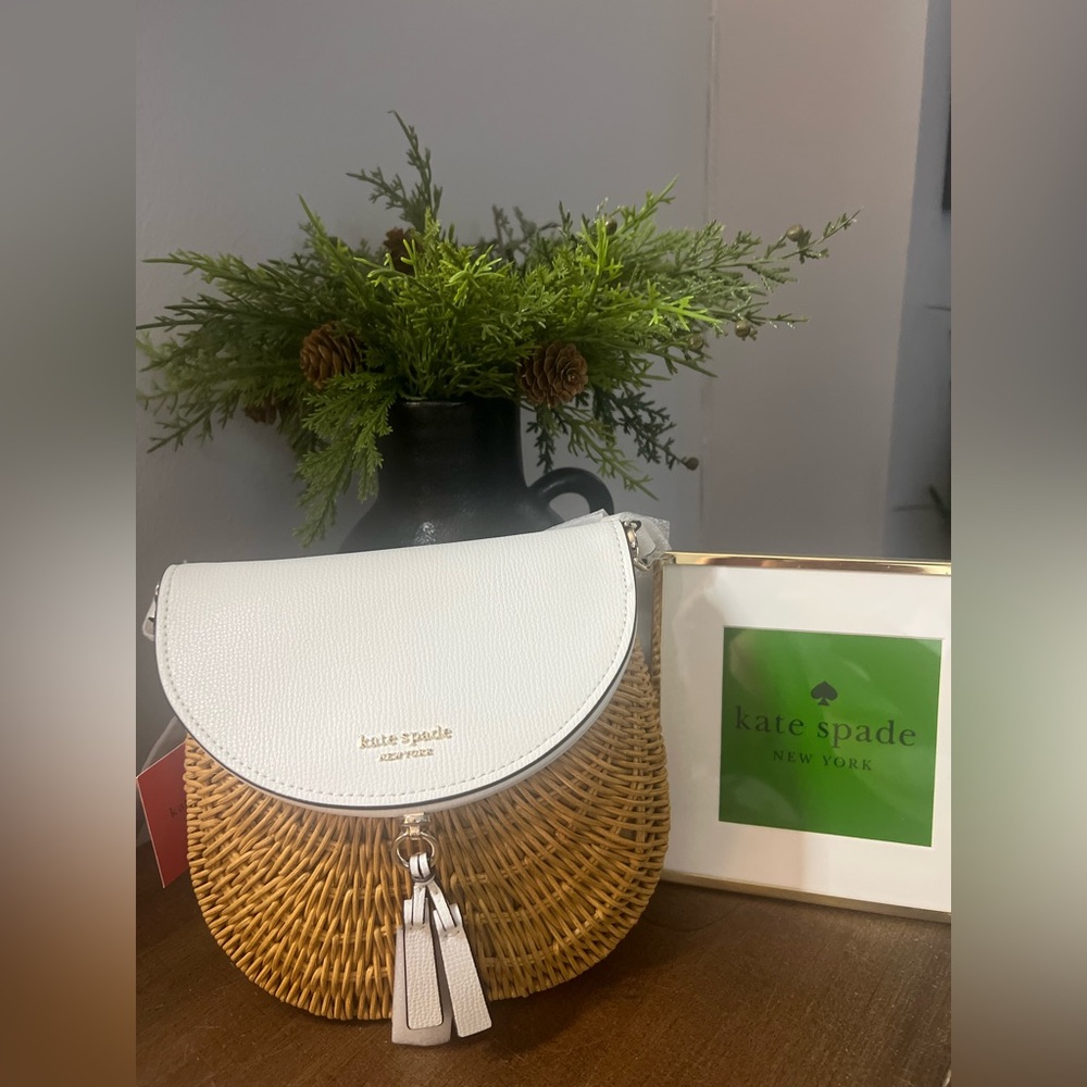 Kate Spade New York Catch Medium Wicker Crossbody (NWT)